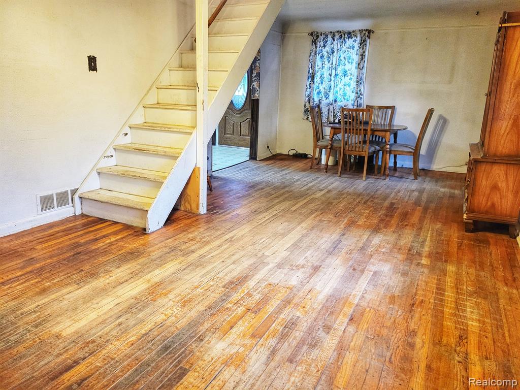 41021 Riggs Road Belleville, MI 48111 - Photo 11 of 22