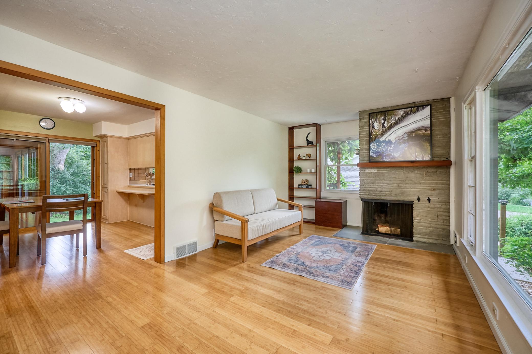 8801 Lakeview Road Bloomington, MN 55438 - Photo 9 of 42