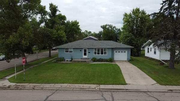 $259,000 | 602 1st Avenue Southeast, Hillsboro, ND 58045