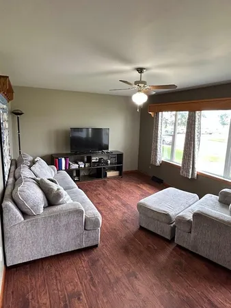 $259,000 | 602 1st Avenue Southeast, Hillsboro, ND 58045