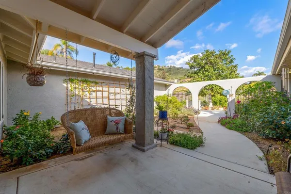 $1,299,000 | 3434 Los Sicomoros Lane, Fallbrook, CA 92028