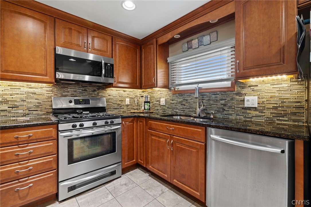 1092 Jewett Road Skaneateles, NY 13152 - Photo 14 of 42 Updated kitchen.
