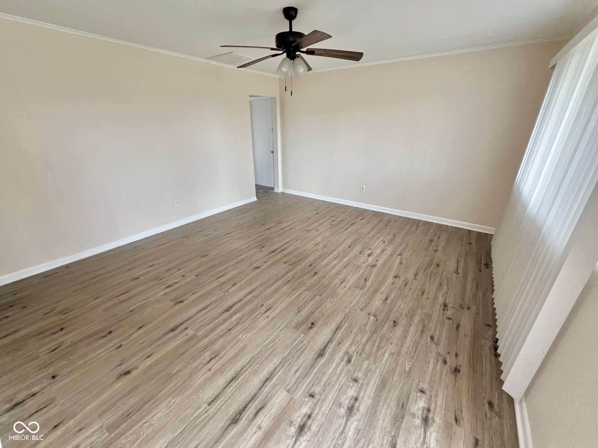 915 South Franklin Road Indianapolis, IN 46239 - Photo 2 of 10