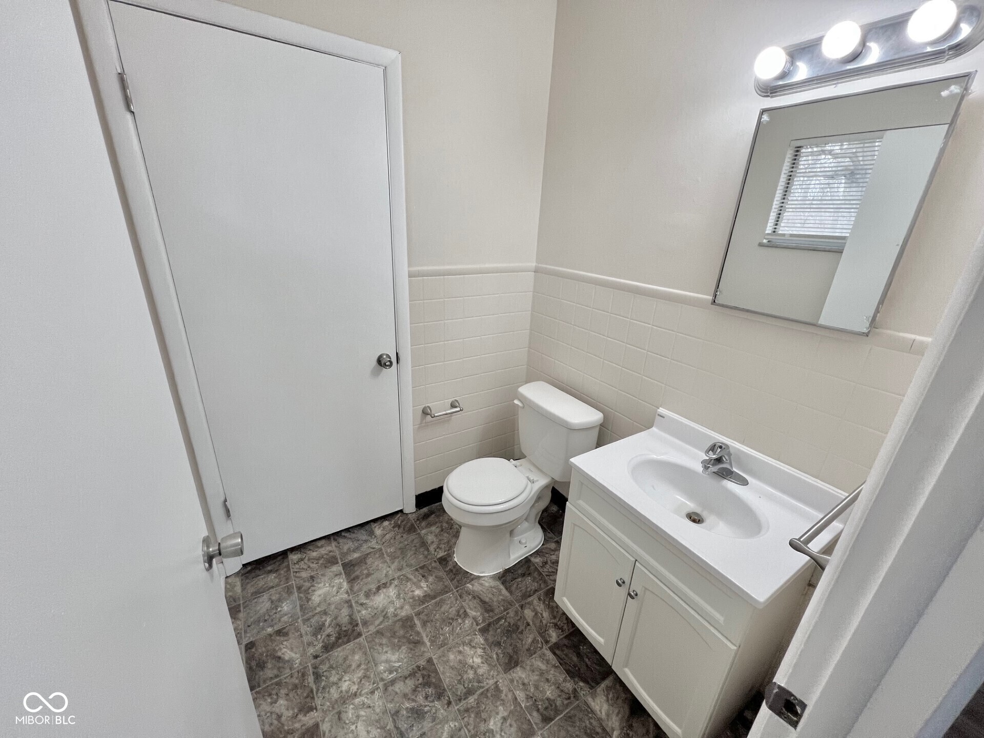 915 South Franklin Road Indianapolis, IN 46239 - Photo 8 of 10