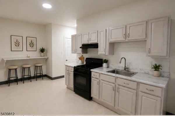 $2,550 | 413 Lyons Avenue, Newark, NJ 07112