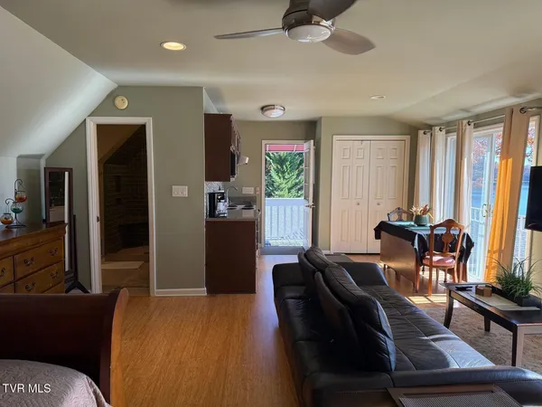 $1,600 | 282 Snyder Road, Johnson City, TN 37615