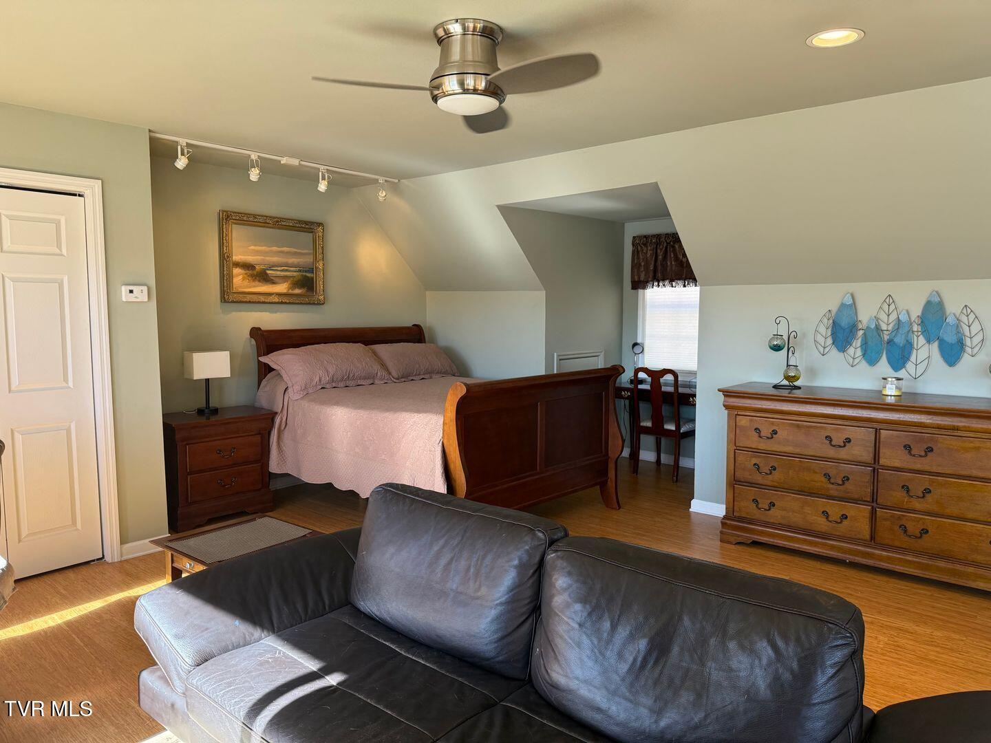 282 Snyder Road Johnson City, TN 37615 - Photo 7 of 13 large (8)