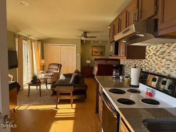 $1,600 | 282 Snyder Road, Johnson City, TN 37615