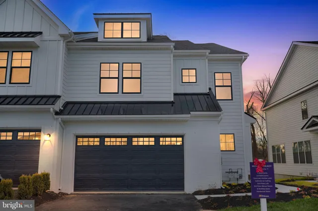 $855,509 | 121 River Trail Circle, Unit 11, King of Prussia, PA 19406