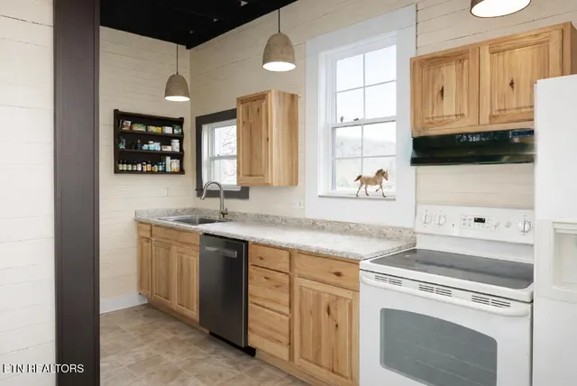 $274,000 | 416 West Wheeler Street, Rockwood, TN 37854