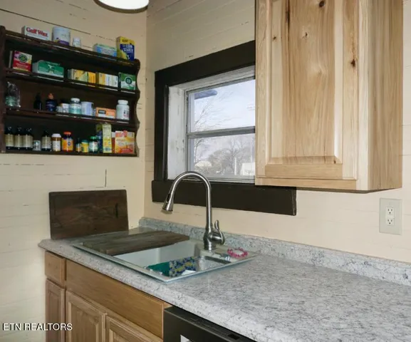 $274,000 | 416 West Wheeler Street, Rockwood, TN 37854