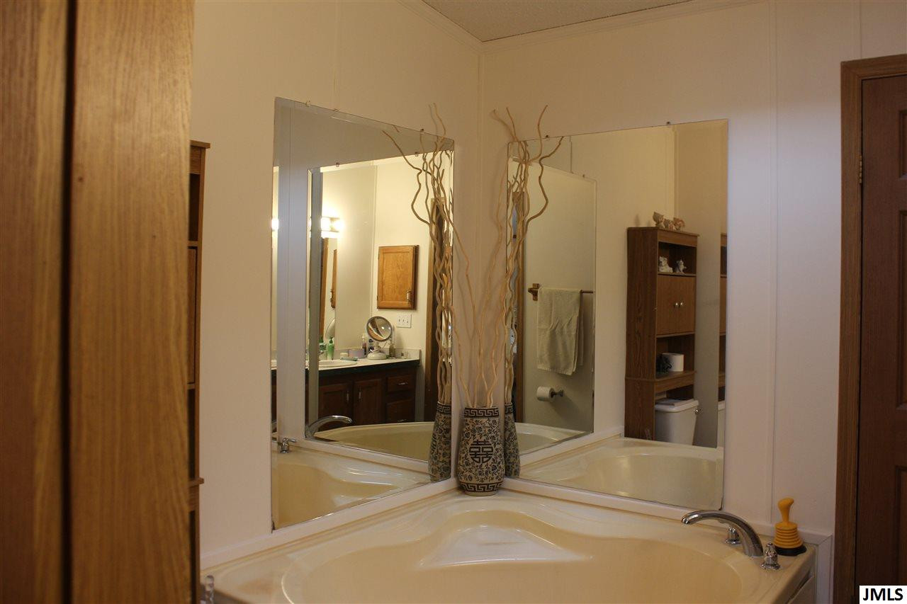 2577 Wendover Road Parma, MI 49269 - Photo 8 of 34 Photo 9