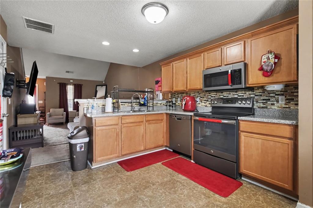 118 Jaclyn Way Fairburn, GA 30213 - Photo 7 of 21 Gallery Image 7