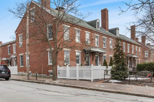 $335,000 | 98 West Merrimack Street, Unit B, Manchester, NH 03101