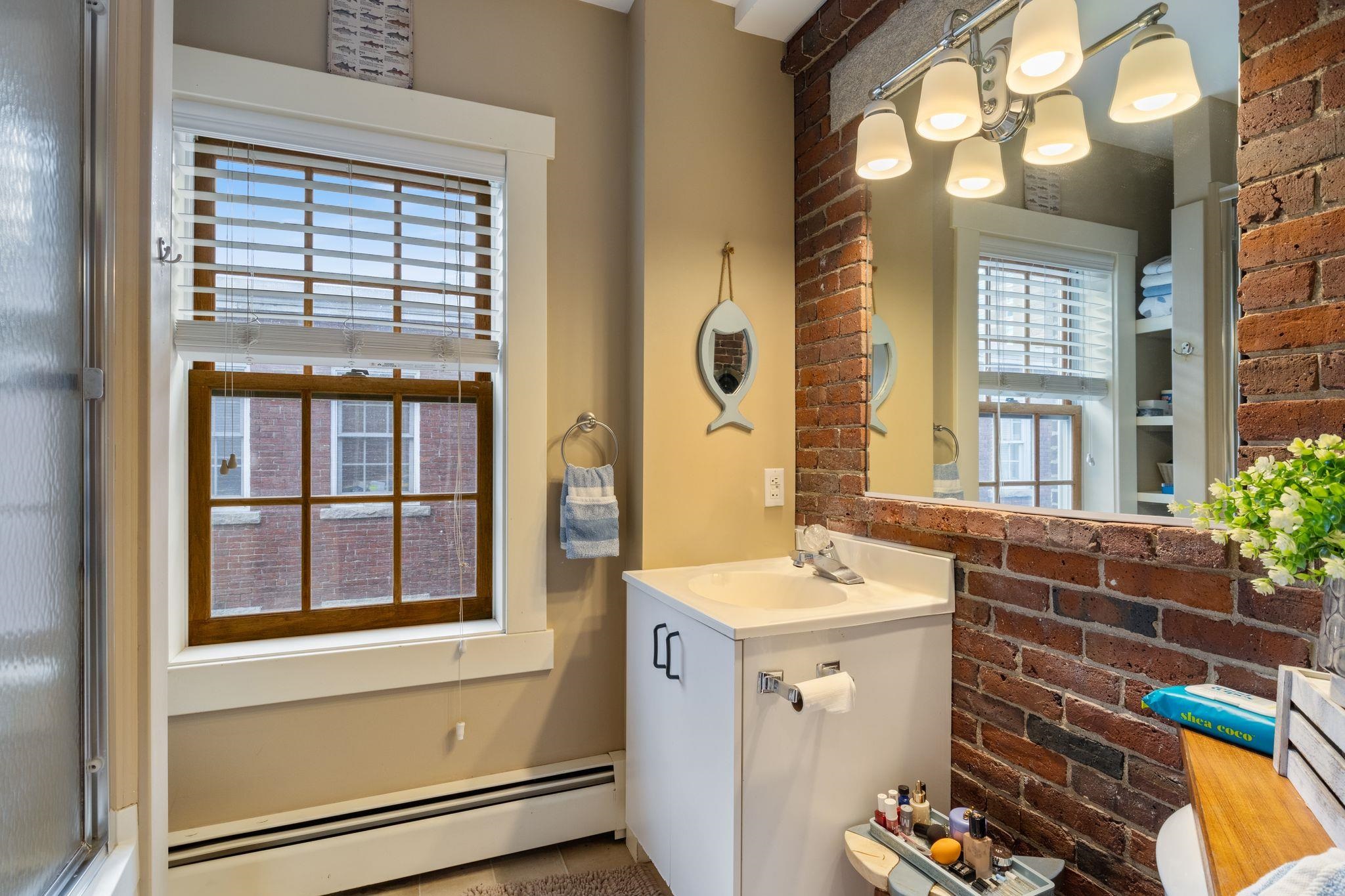 98 West Merrimack Street, Unit B Manchester, NH 03101 - Photo 10 of 17