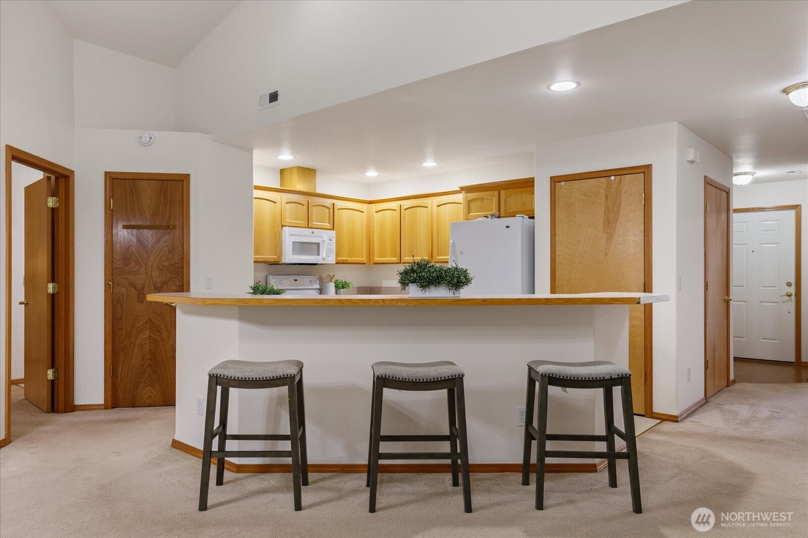 606 Northwest 12th Loop Oak Harbor, WA 98277 - Photo 10 of 27