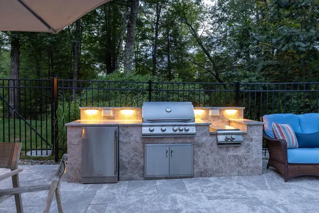 $1,790,000 | 16 Runaway Road, Newfields, NH 03856