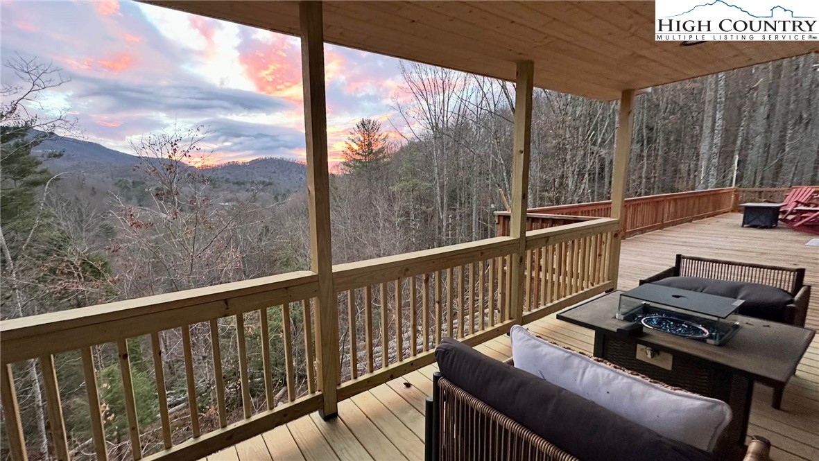 731 River Run Road Banner Elk, NC 28604 - Photo 4 of 50