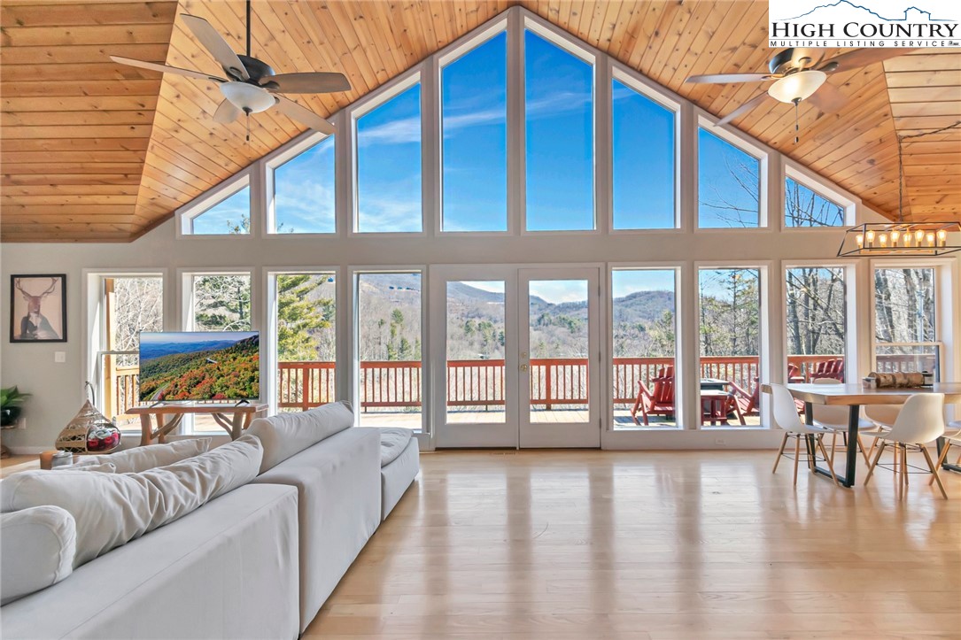 731 River Run Road Banner Elk, NC 28604 - Photo 7 of 50