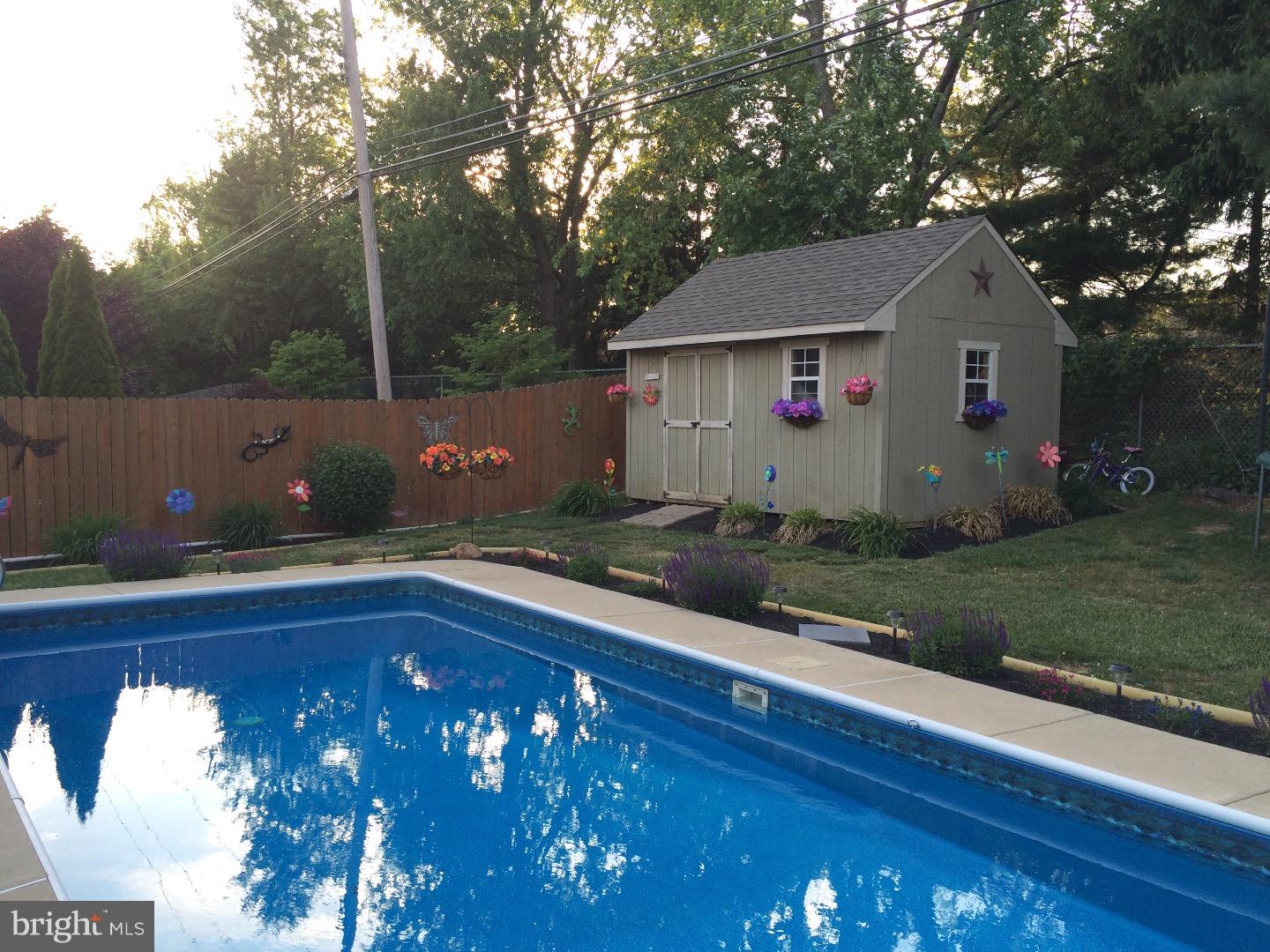 91 Terrace Road Levittown, PA 19056 - Photo 2 of 3