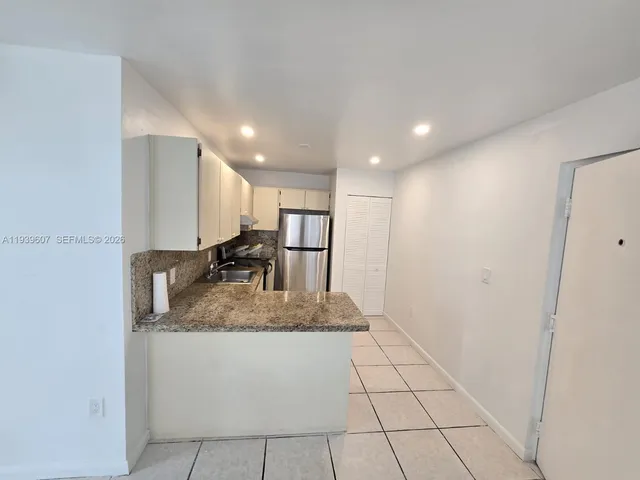 $2,400 | 2727 Northwest 17th Terrace, Unit 404, Miami, FL 33125