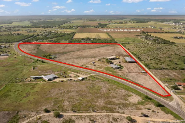 a view of an outdoor space