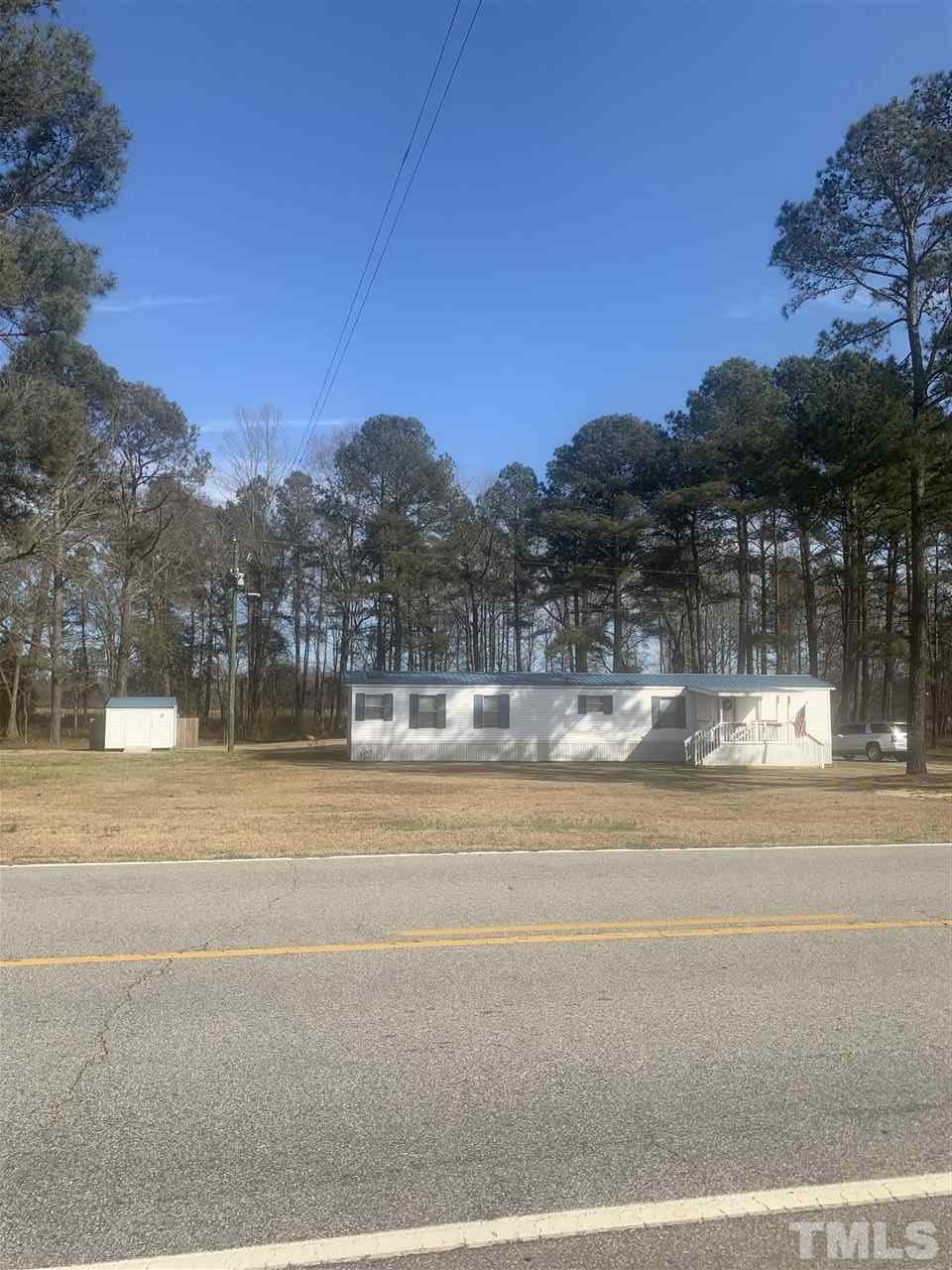 713 Federal Road Benson, NC 27504 - Photo 5 of 29