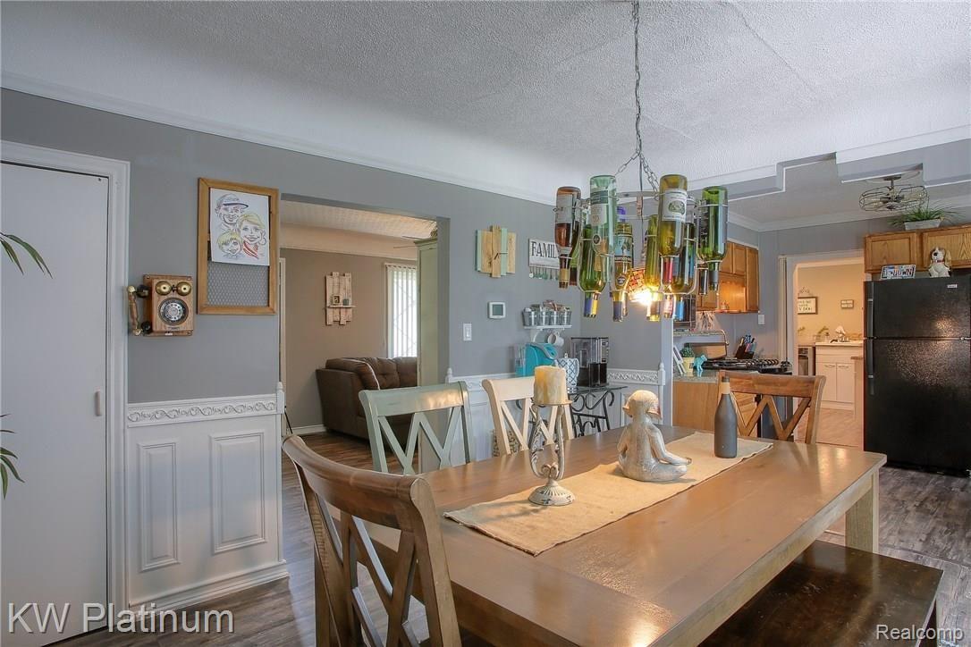32560 Sutton Road New Baltimore, MI 48047 - Photo 10 of 35 Dining_Room_2nd_View.jpg
