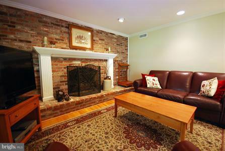 8409 Geneva Mason Road Potomac, MD 20854 - Photo 14 of 28 Family Room