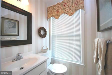 8409 Geneva Mason Road Potomac, MD 20854 - Photo 22 of 28 Bath