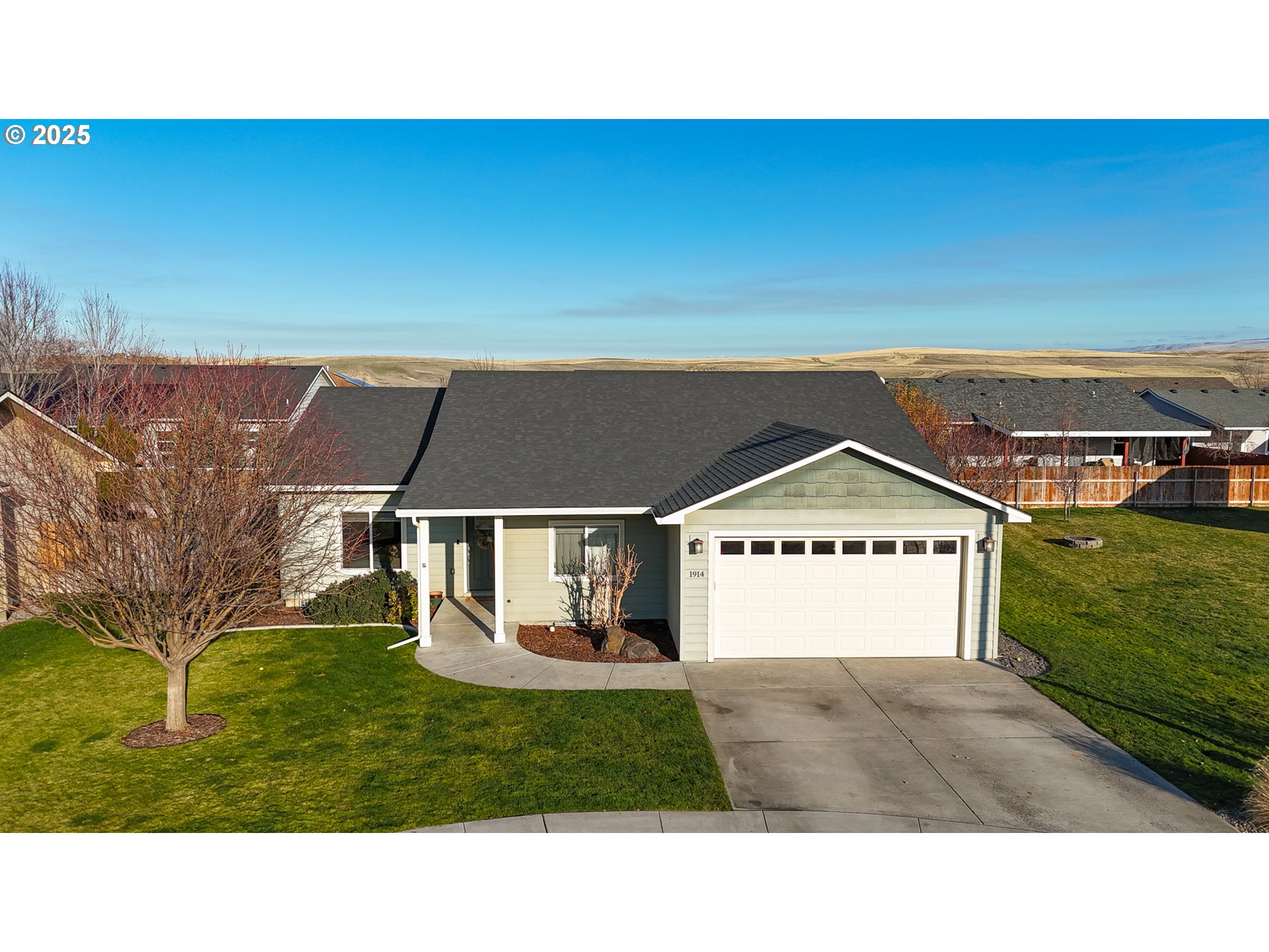 1914 Southwest 2nd Drive Pendleton, OR 97801 - Photo 4 of 35 a black and white photo of a house
