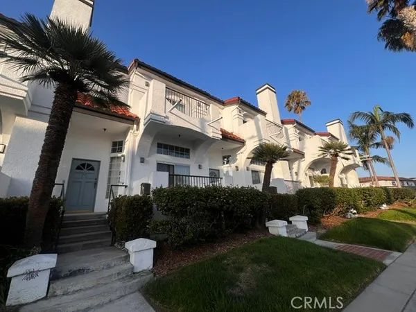$5,200 | 301 Diamond Street, Unit B, Redondo Beach, CA 90277