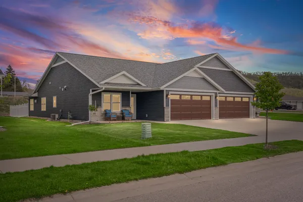 $399,999 | 6225 River Run Road, La Crosse, WI 54601