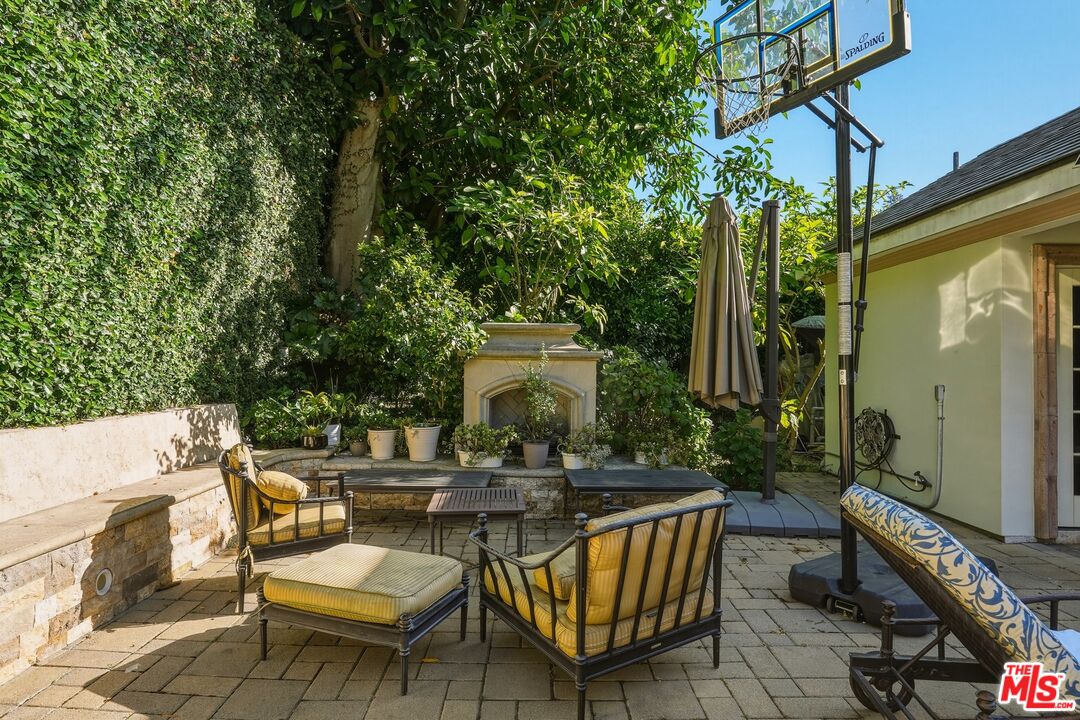 900 Chantilly Road Los Angeles, CA 90077 - Photo 28 of 46