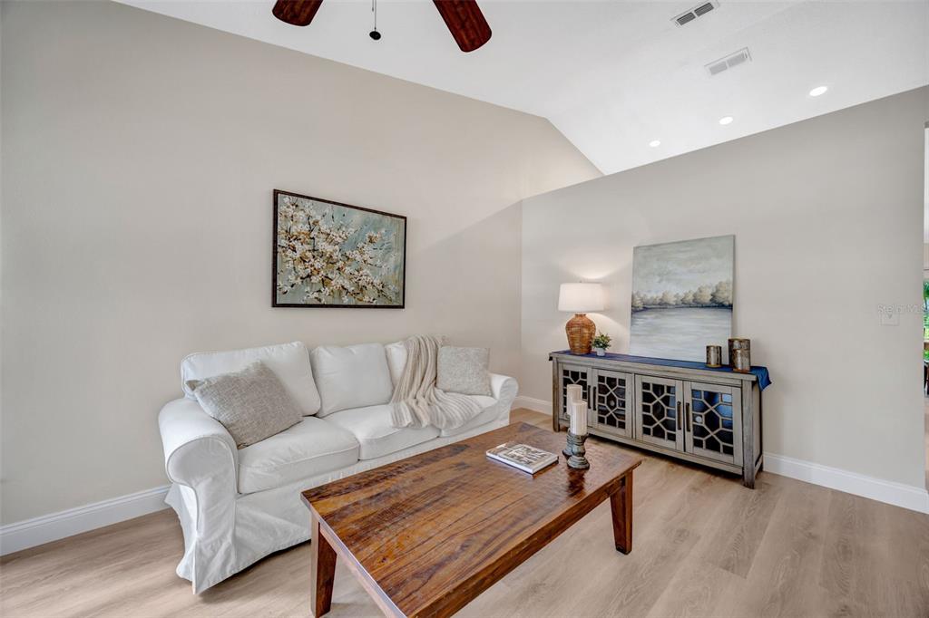 511 Center Point Road Valrico, FL 33594 - Photo 22 of 40