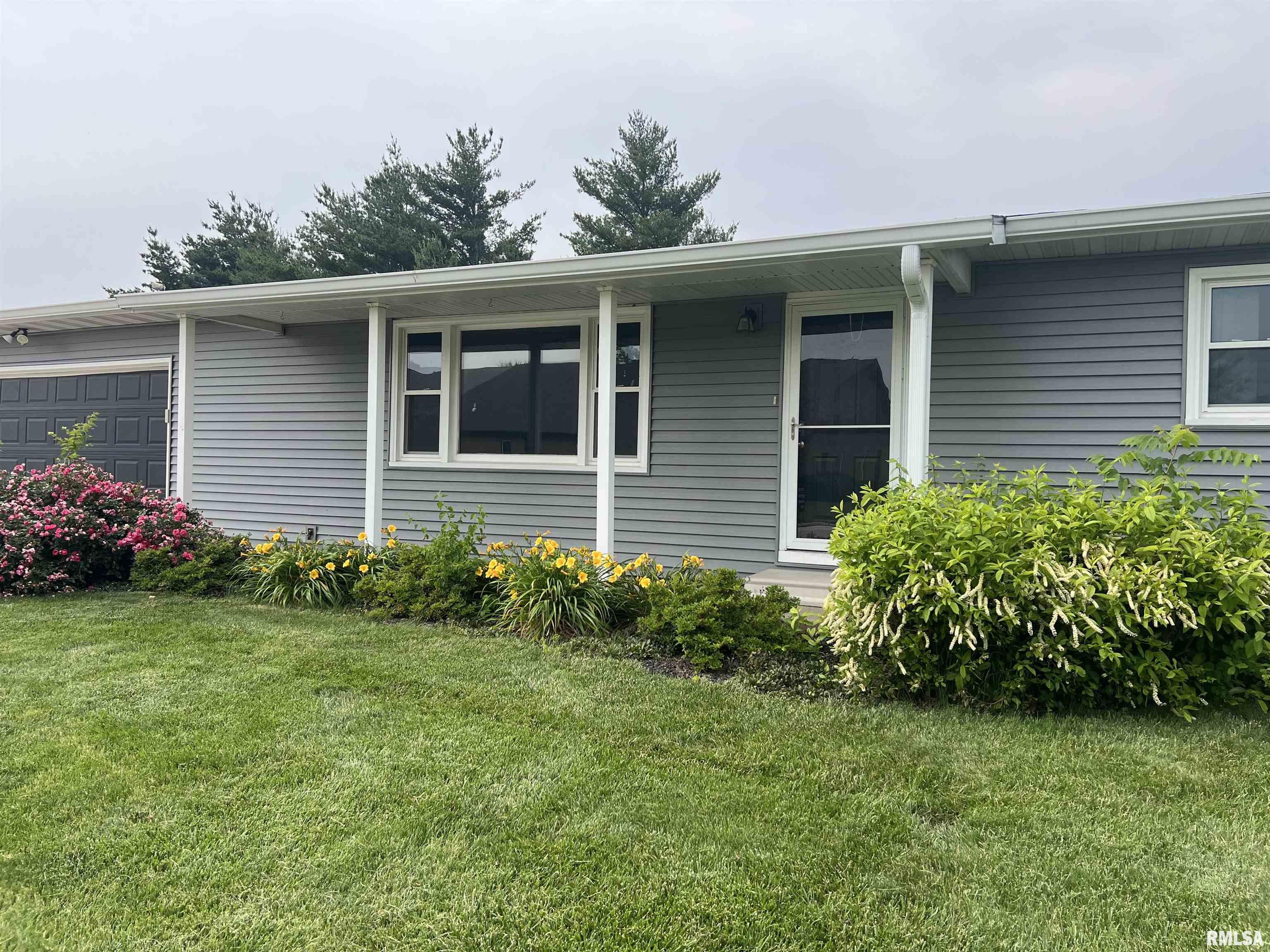 1302 Maple Avenue Macomb, IL 61455 - Photo 4 of 43 Gallery Image 4