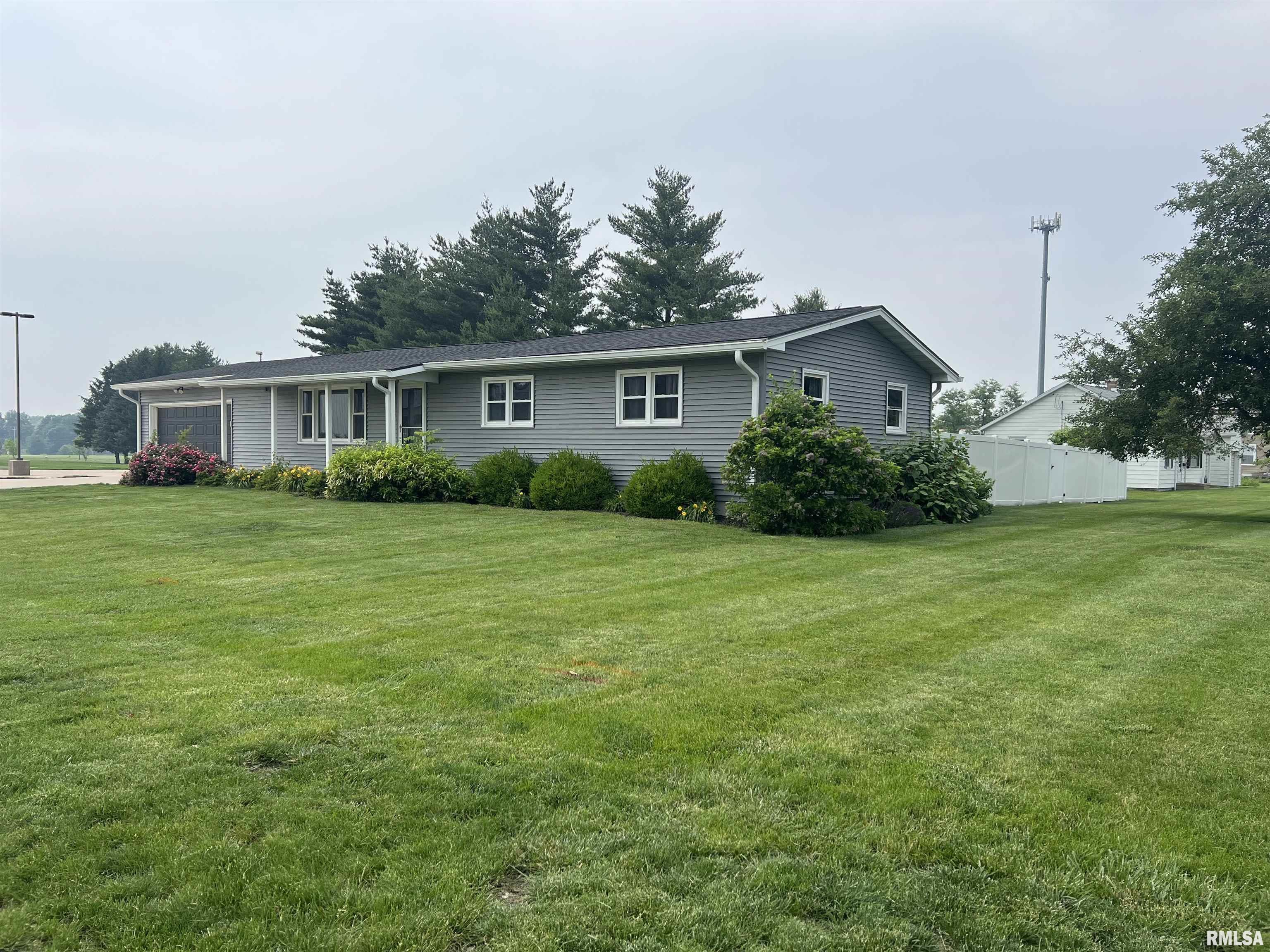 1302 Maple Avenue Macomb, IL 61455 - Photo 5 of 43 Gallery Image 5