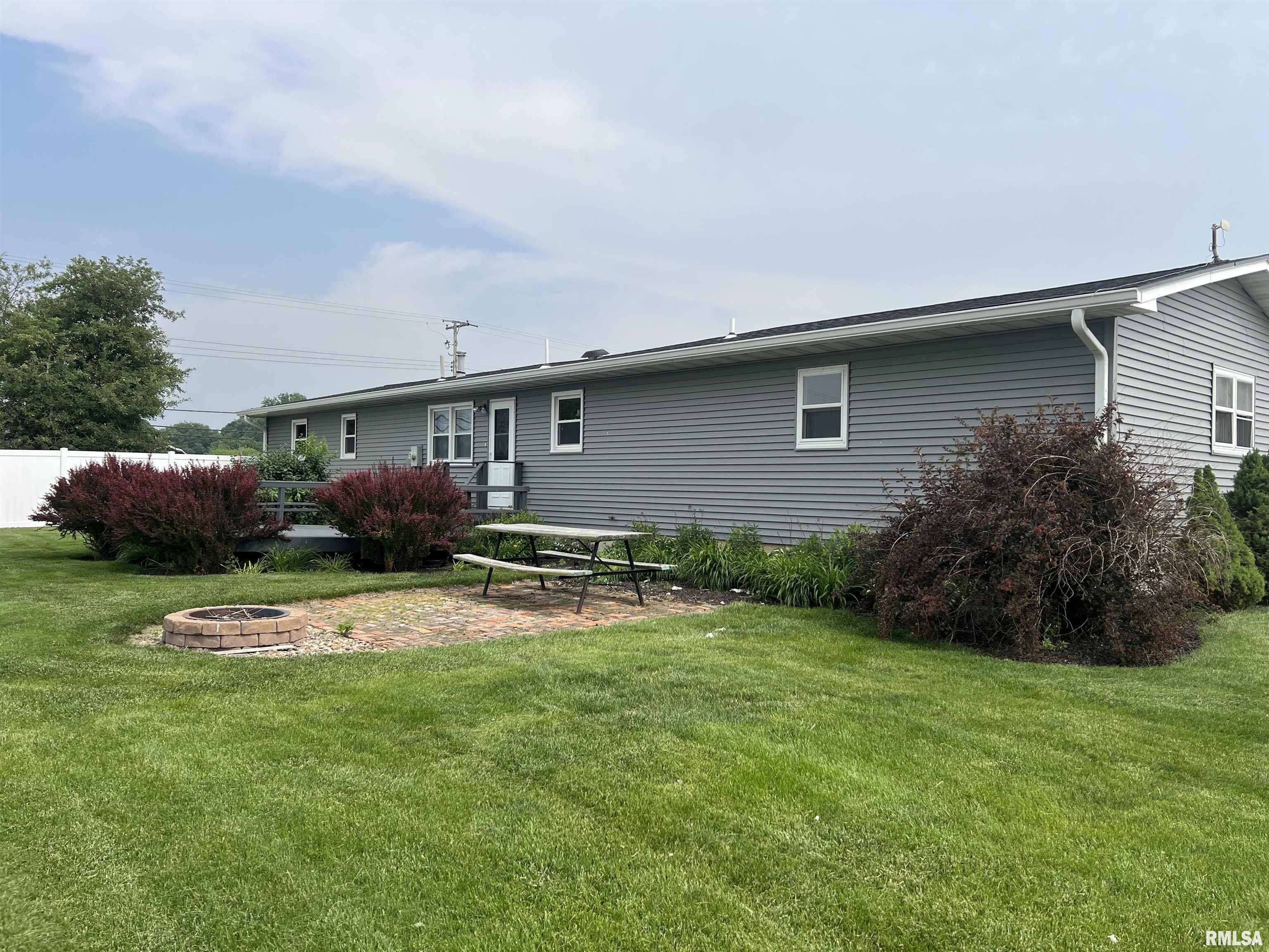1302 Maple Avenue Macomb, IL 61455 - Photo 6 of 43 Gallery Image 6