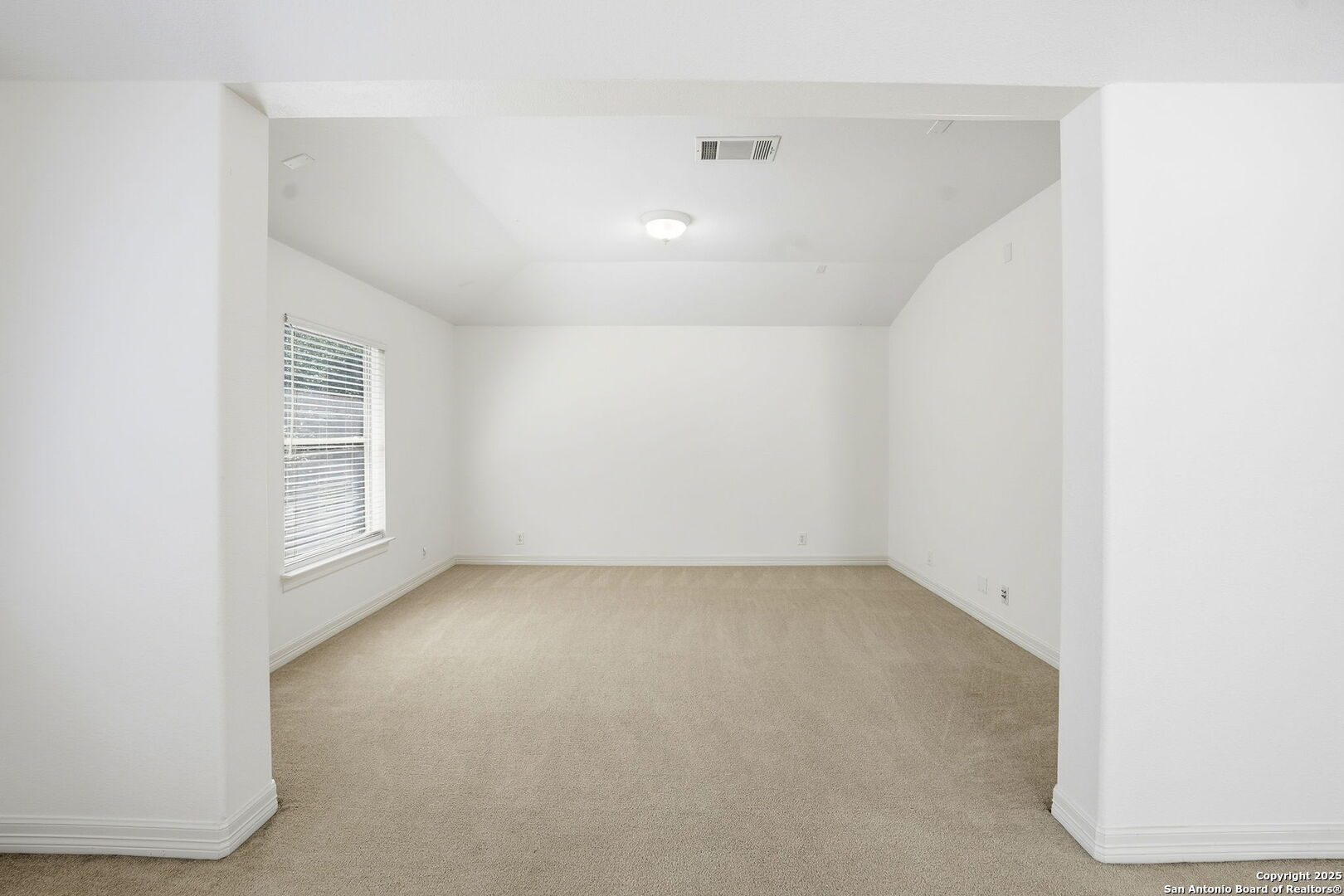 410 Heather Ridge San Antonio, TX 78260 - Photo 30 of 43 an empty room with windows
