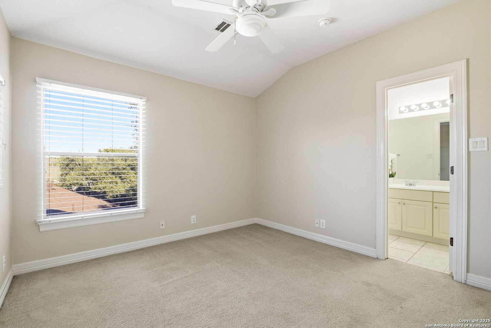410 Heather Ridge San Antonio, TX 78260 - Photo 33 of 43 an empty room with a bathroom and a sink