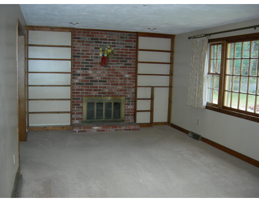 2 Higate Road Chelmsford, MA 01824 - Photo 4 of 15