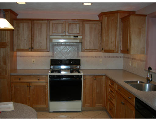 2 Higate Road Chelmsford, MA 01824 - Photo 7 of 15