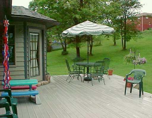 1948 Sohn Road Aliquippa, PA 15001 - Photo 4 of 8 Patio/Deck.