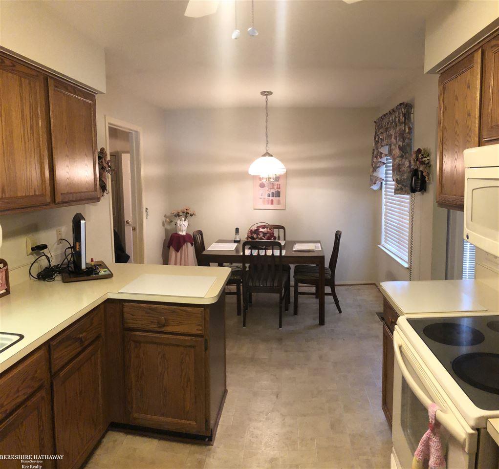 568 Tennyson Rochester Hills, MI 48307 - Photo 8 of 17