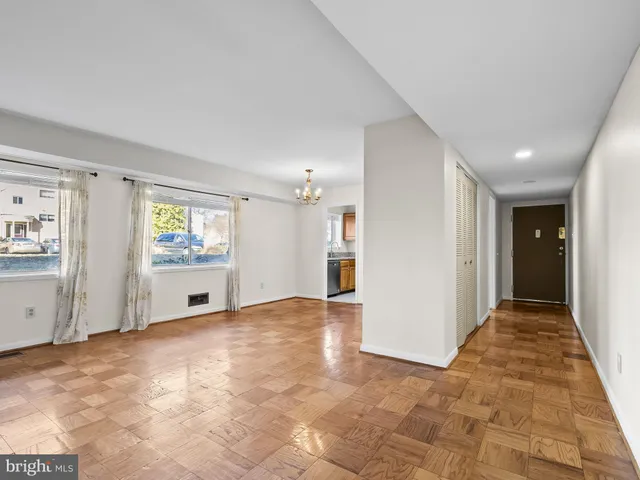 $2,378 | 10613 Montrose Avenue, Bethesda, MD 20814