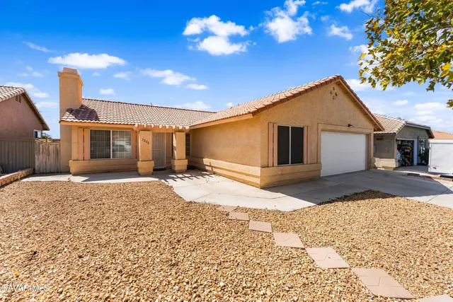 $379,990 | 1208 Oakwood Lane, Rosamond, CA 93560