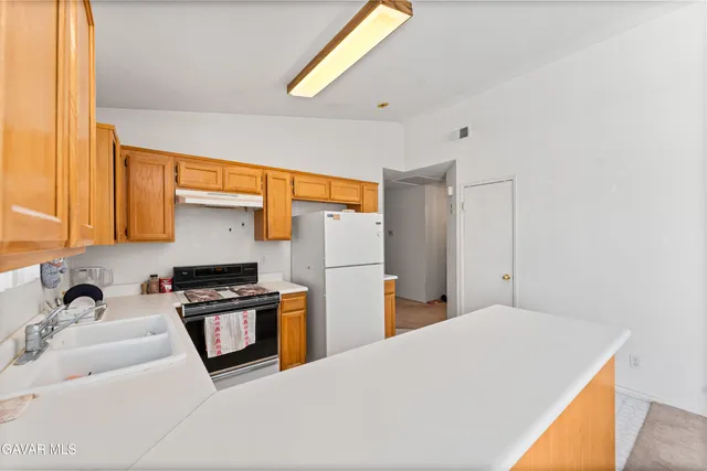 $379,990 | 1208 Oakwood Lane, Rosamond, CA 93560