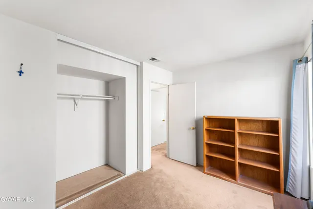 $379,990 | 1208 Oakwood Lane, Rosamond, CA 93560