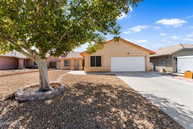 $379,990 | 1208 Oakwood Lane, Rosamond, CA 93560