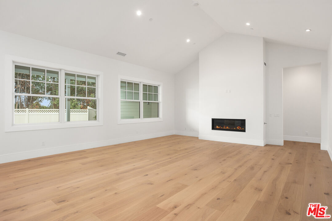 2527 Ivy Road Oceanside, CA 92054 - Photo 13 of 37